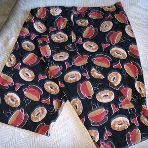 C Est. 1946 Donuts and Coffee Leggings Size Small